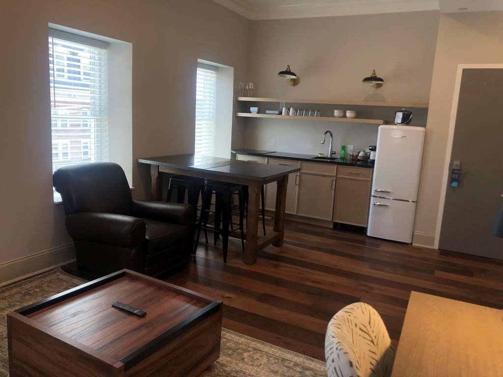 Hyatt Place Newark-Main Street Room photo